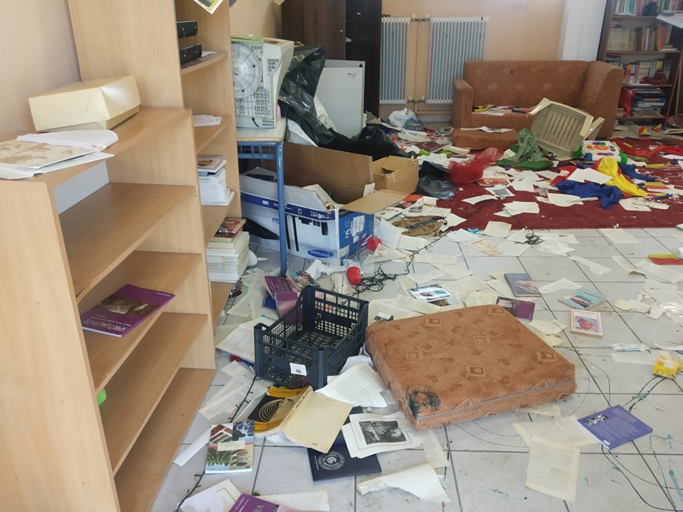 Ασπρόπυργος: Βανδαλισμοί στα γραφεία του Ελληνορουμανικού συλλόγου