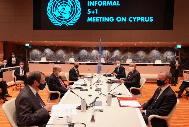 Προσπάθεια να αποφευχθεί το ναυάγιο των συνομιλιών για το Κυπριακό στη Γενεύη