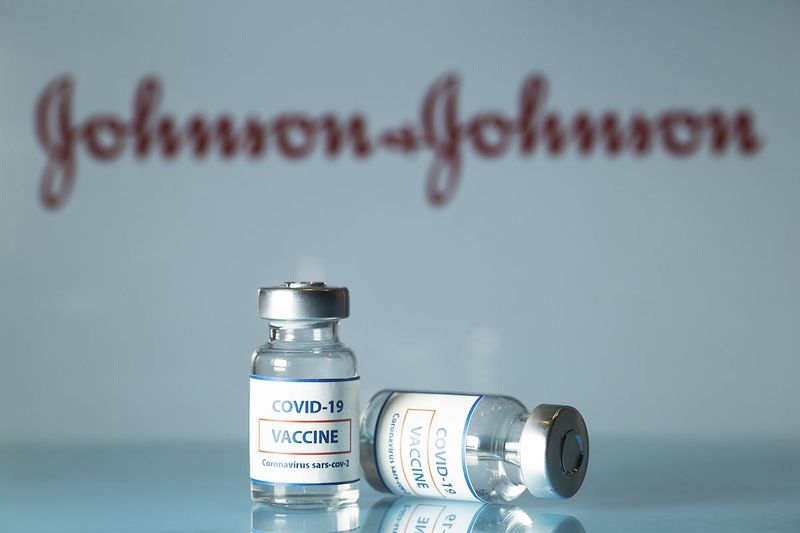 Άνοιξε η πλατφόρμα εμβολιασμών για τους άνω των 18 με Johnson & Johnson