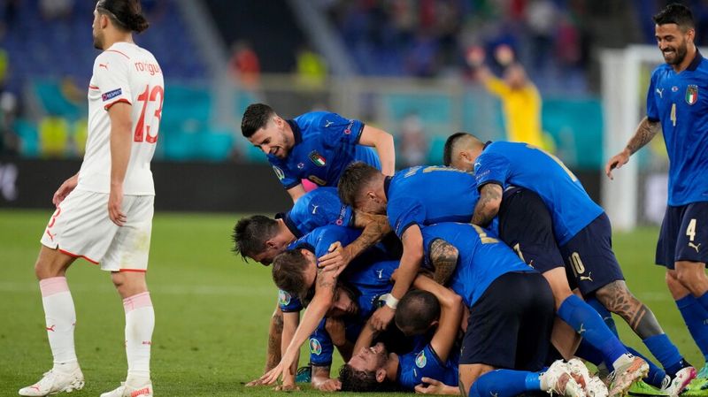 Η Ιταλία πρώτη στους «16» του Euro με υπογραφή Λοκατέλι