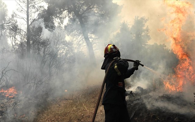 Εστίες πυρκαγιάς στις Αχαρνές λόγω κεραυνών