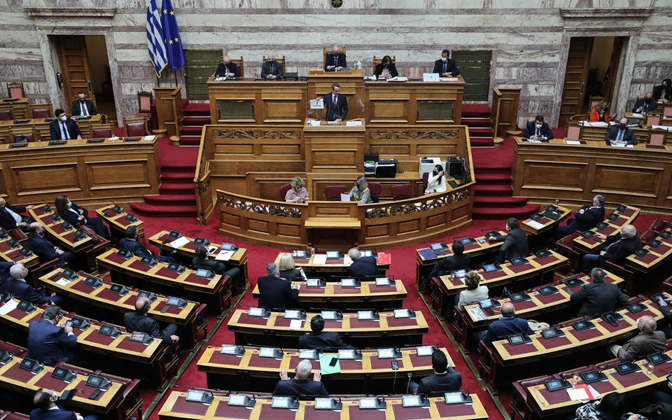 Live η συζήτηση στη Βουλή για το ελληνογαλικό σύμφωνο