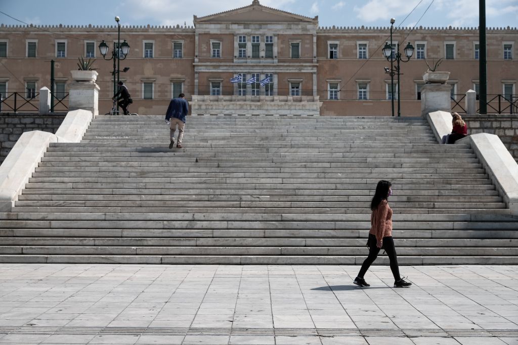 Στις 7,4 μονάδες η διαφορά ΝΔ-ΣΥΡΙΖΑ σε νέα δημοσκόπηση