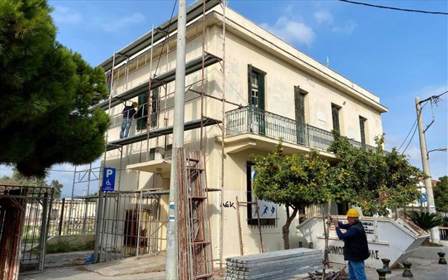 Το εμβληματικό κτήριο του παλαιού δημαρχείου ζωντανεύει ξανά στην Ελευσίνα