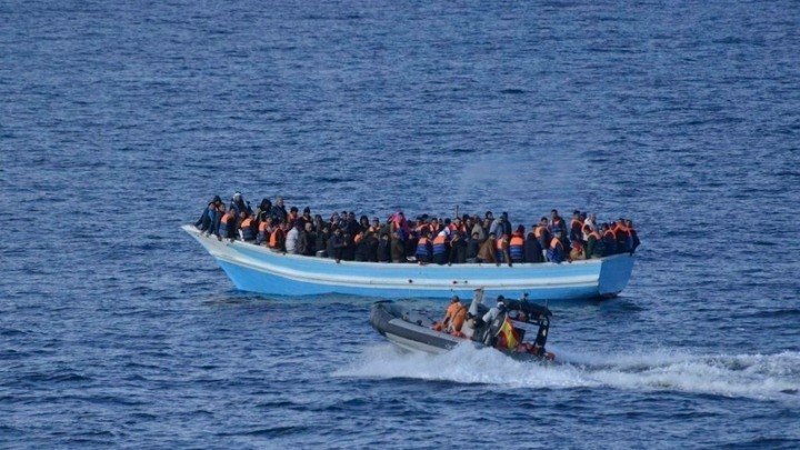Πτώματα εντοπίστηκαν σε πλοιάριο που μετέφερε μετανάστες ανοικτά της Λιβύης