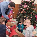 Χριστουγεννιάτικα Δώρα στους Βρεφονηπιακούς Σταθμούς του Δήμου Ασπροπύργου