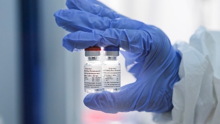 Συμφωνία Κομισιόν - Pfizer για επιτάχυνση στην παράδοση των δόσεων εμβολίου