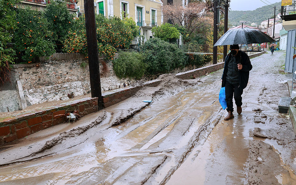 Κακοκαιρία Διομήδης: Ισχυρές βροχοπτώσεις και χιονοπτώσεις