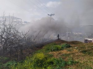 Φωτιά στον ΟΔΔΥ στα Άνω Λιόσια - Κλειστή η έξοδος της Αττικής Οδού