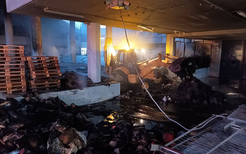 ΣΕΦ: Φωτιά σε παλέτες με βοήθεια για την Ουκρανία