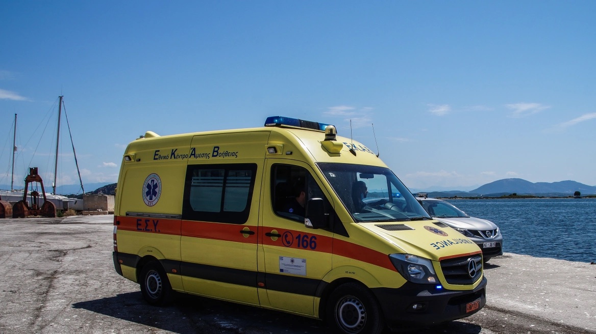 48χρονος πέθανε μέσα στο πλοίο με προορισμό την Τήνο