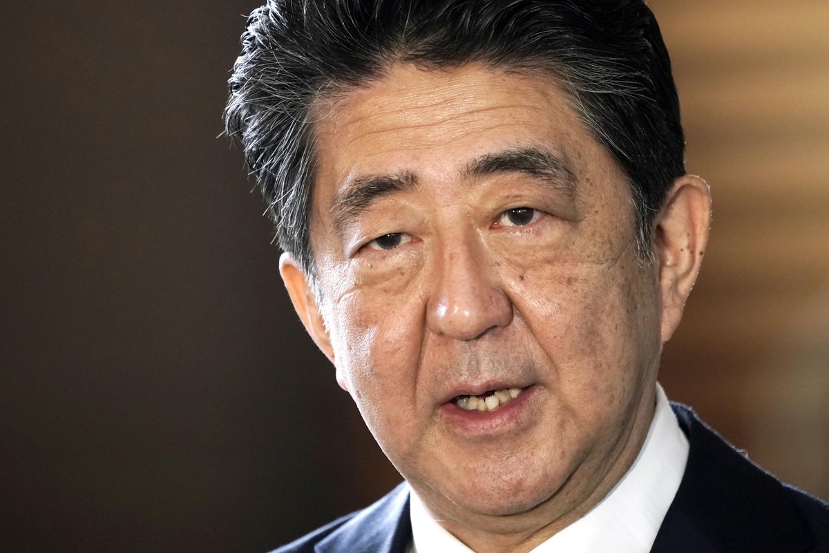 Υπέκυψε στα τραύματά του μετά την δολοφονική επίθεση o πρώην Ιάπωνας πρωθυπουργός