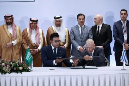 Οι 16 επιχειρηματικές συμφωνίες για κοινές επενδύσεις που υπέγραψαν Ελλάδα - Σαουδική Αραβία