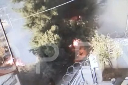 Κάμερα «έπιασε» εμπρηστή στον Ασπρόπυργο - Έβαλε φωτιά δίπλα σε σπίτια!