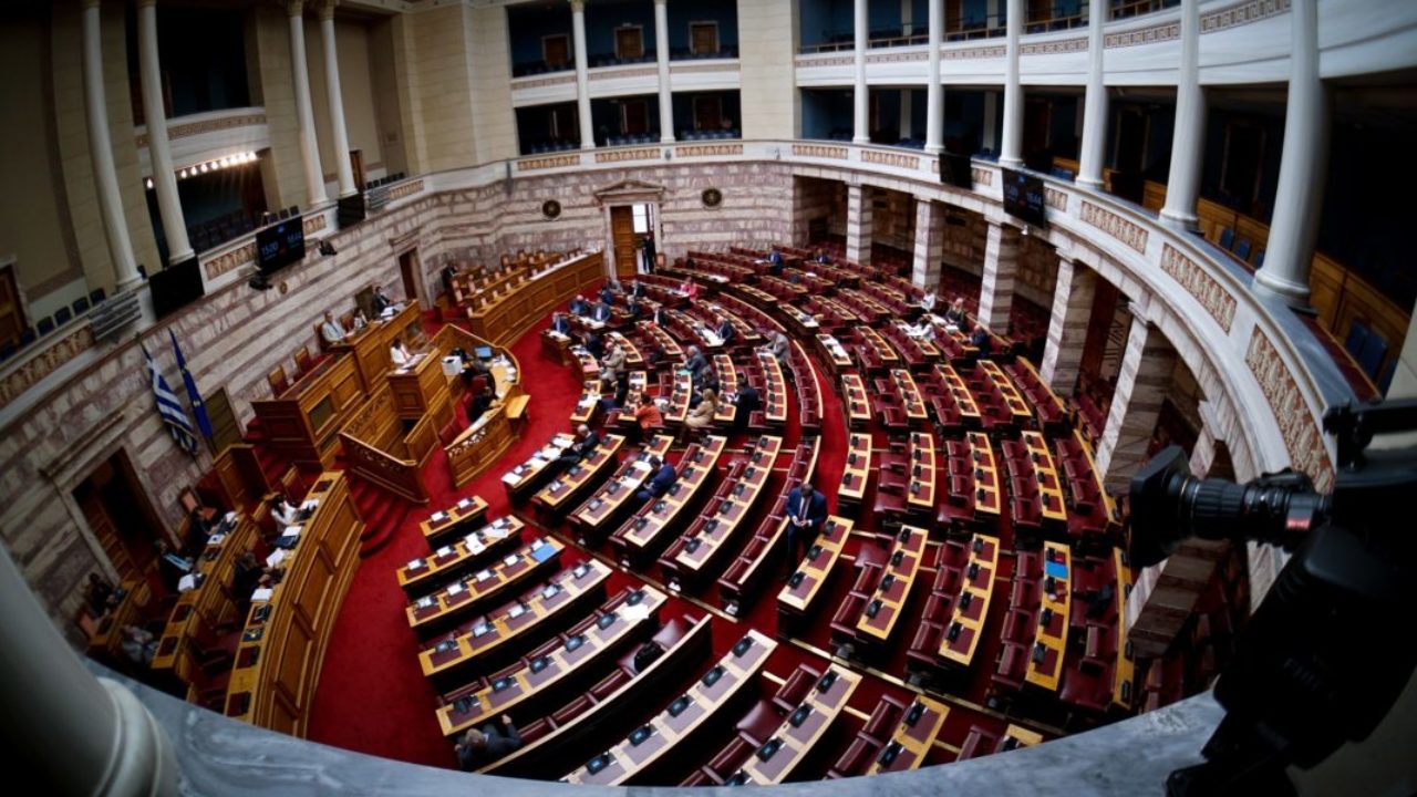 ΚΚΕ και ΜέΡΑ 25 καταψήφισαν το σχέδιο νόμου για τα Ναυπηγεία Ελευσίνας