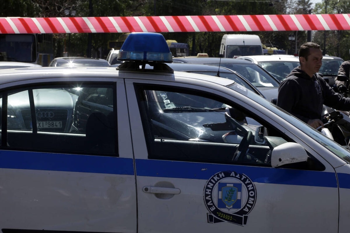 Προφυλακίστηκε μέλος της «Greek Mafia» για το καλάσνικοφ και το πιστόλι