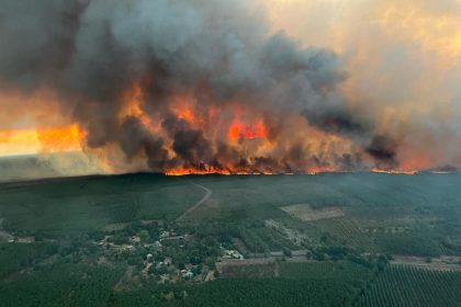 Φωτιά «τέρας» στη Μπορντό – 10.000 κάτοικοι εγκατέλειψαν τα σπίτια τους
