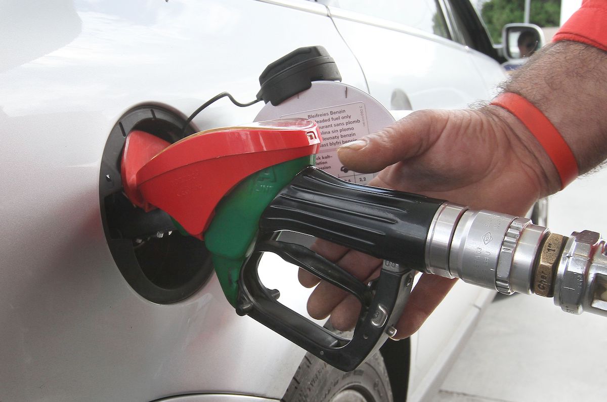 Καταγγελία πρατηριούχων: «Ξοδεύουν το fuel pass σε σε μαγαζιά και σούπερ μάρκετ»