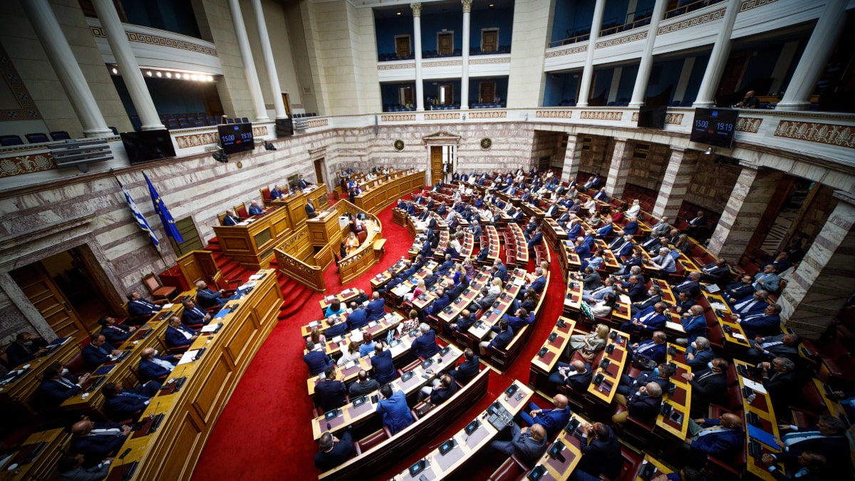 Τι προβλέπει η τροπολογία για το «μπλόκο» στο κόμμα Κασιδιάρη
