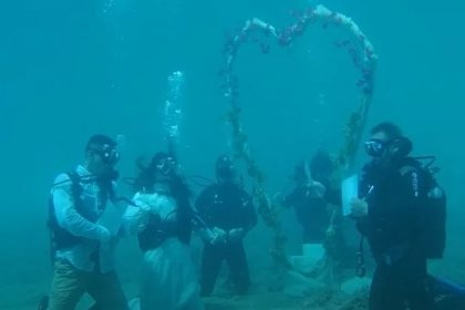 Γεγονός ο πρώτος... υποβρύχιος γάμος στην Ελλάδα (Βίντεο)