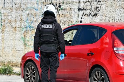 «Ντου» της Αστυνομίας σε Ελευσίνα και Μέγαρα - Κατασχέθηκαν ναρκωτικά και όπλα - 3 συλλήψεις
