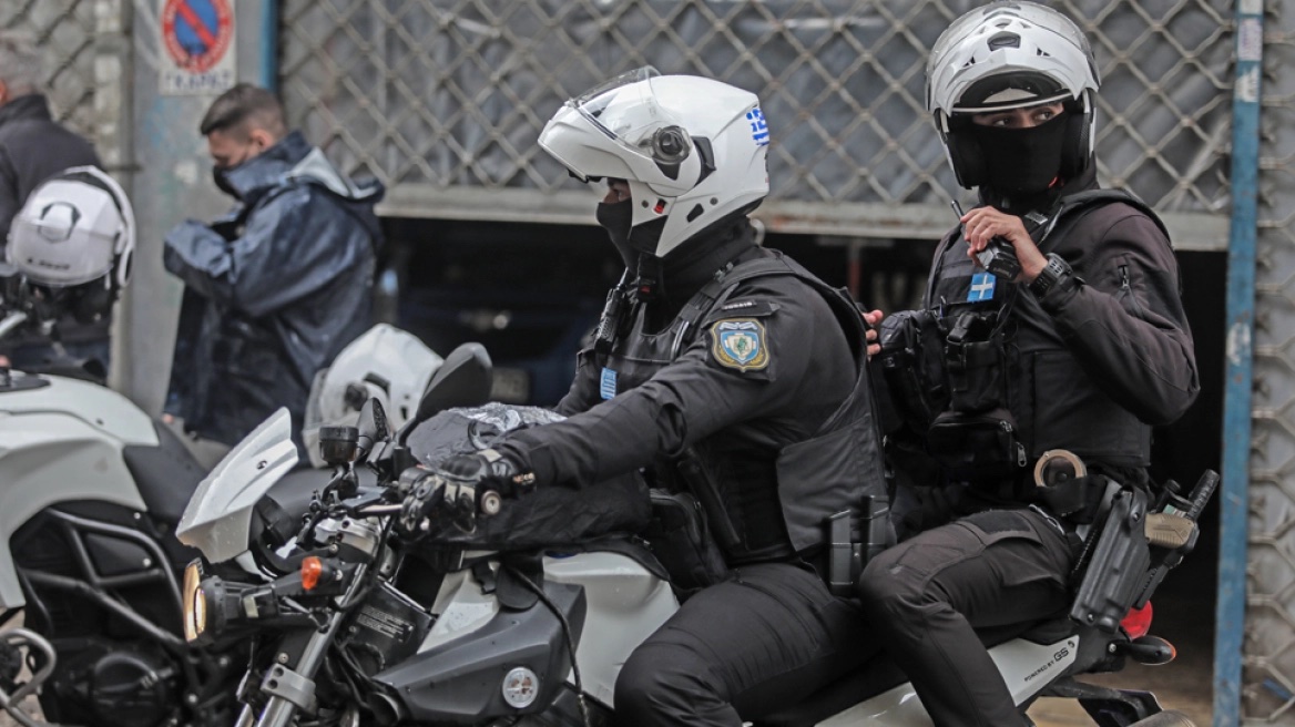 «Έπεσαν» πυροβολισμοί στο Μενίδι: Οι αστυνομικές αρχές εντόπισαν κάλυκες