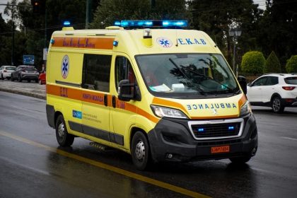 Τροχαίο με δύο σοβαρά τραυματισμένους στη Γλυφάδα
