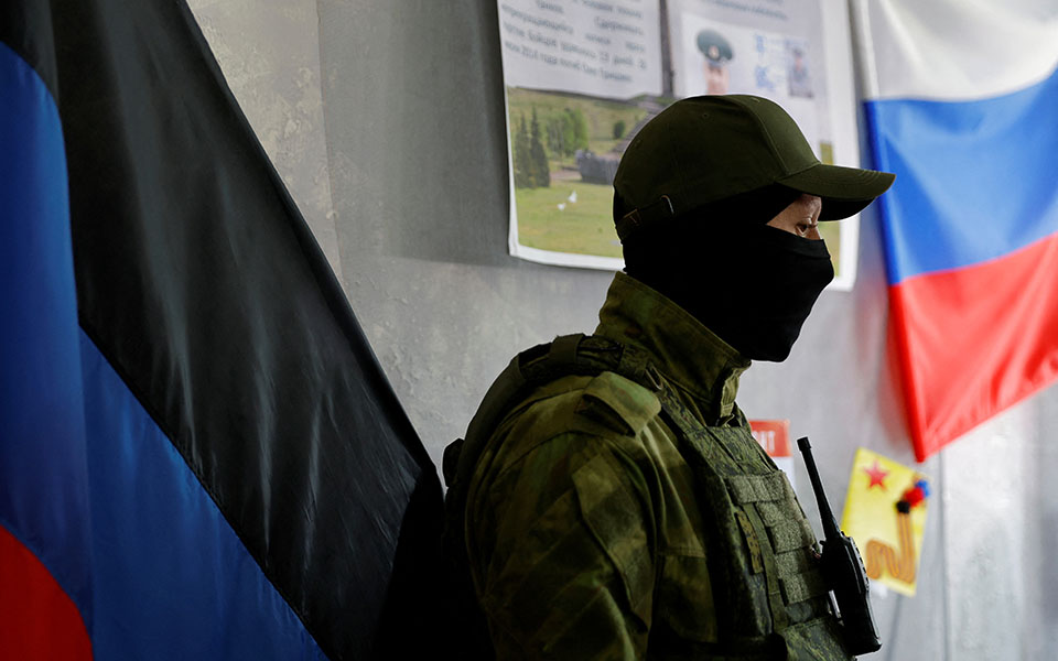 Άρχισαν τα δημοψηφίσματα στην Ουκρανία εν μέσω αντιδράσεων και ρωσικών απειλών