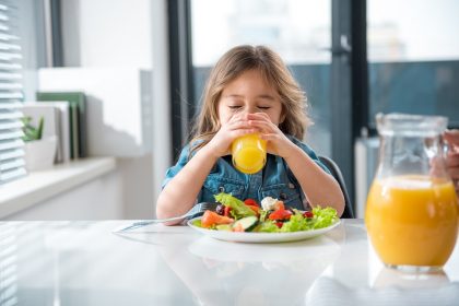 Χρήσιμες συμβουλές για να μάθετε τα παιδιά σας να τρώνε τα πάντα