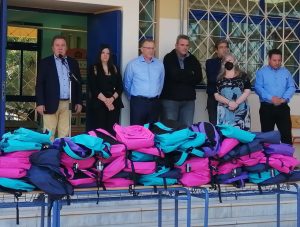 Δήμος Ασπροπύργου: Καλωσόρισμα με διανομή σχολικών ειδών στους μαθητές των Γυμνασίων