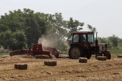 «Ξεκλειδώνουν» δάνεια για αγρότες έως 25.000 ευρώ