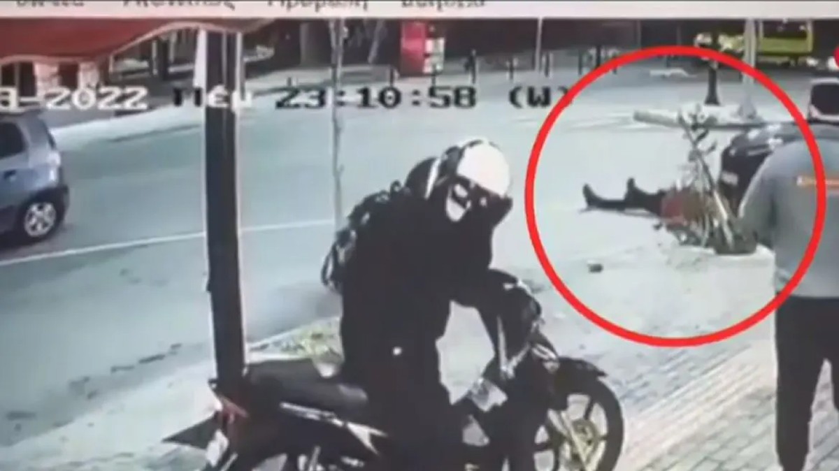 Βίντεο ντοκουμέντο από τροχαίο αστυνομικού: «Καρφώθηκε» σε ΙΧ και εκσφενδονίστηκε στα 10 μέτρα