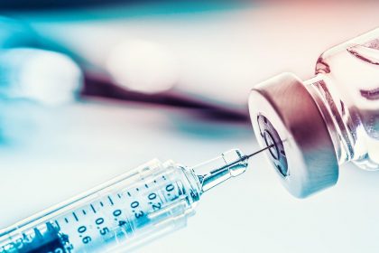 Τα εμβόλια αντιμετωπίζουν τις νέες μεταλλάξεις