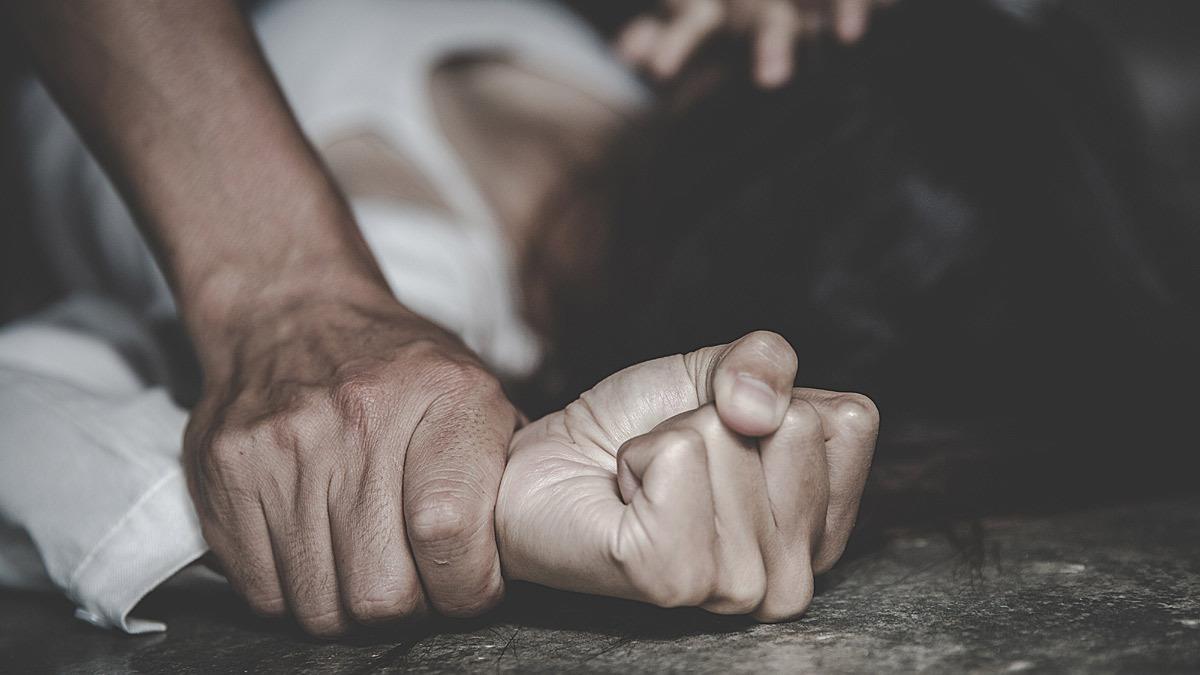 Αττική: 48χρονος βίαζε επί 3 χρόνια την ανήλικη κόρη της γυναίκας με την οποία συζούσε