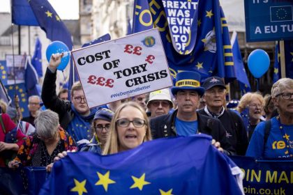Διαδηλώσεις στο Λονδίνο για επιστροφή στην Ευρωπαϊκή Ένωση