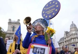Διαδηλώσεις στο Λονδίνο για επιστροφή στην Ευρωπαϊκή Ένωση