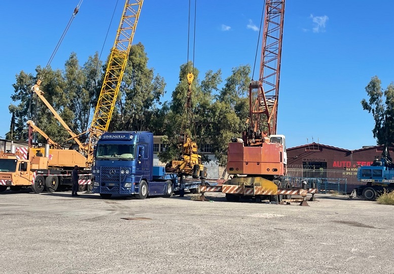 Λιμάνι Ελευσίνας: Απομακρύνθηκε για σκραπ παλαιός μηχανολογικός εξοπλισμός φορτοεκφόρτωσης