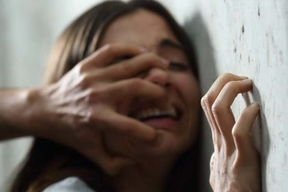Φρίκη: Γνωριμία μέσω Facebook κατέληξε σε 24ωρο βιασμό