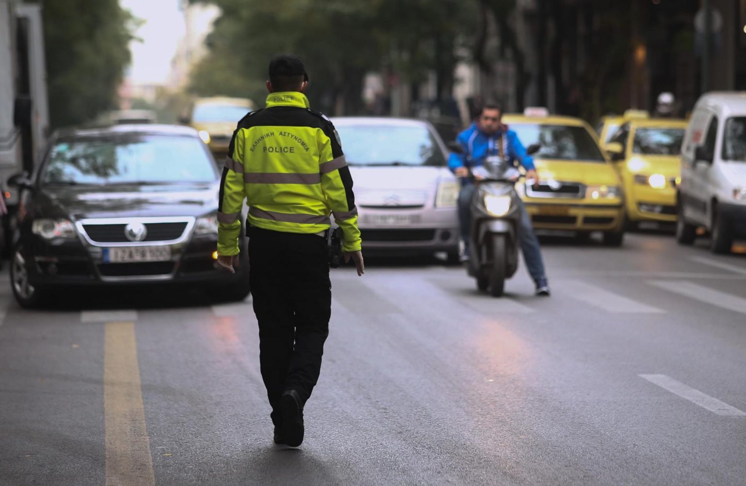 Κυκλοφοριακές ρυθμίσεις σήμερα σε Αθηνών Κορίνθου και Ιερά Οδό λόγω διεξαγωγής αγώνα δρόμου