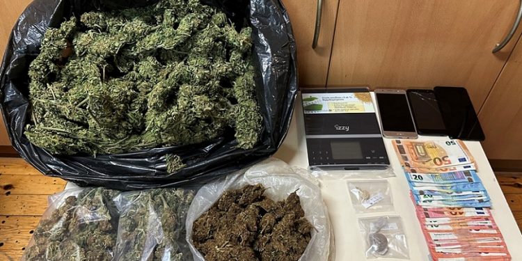 Νέο «μπλόκο» των αρχών στη διακίνηση ναρκωτικών – 1,3 κιλά χασίς είχε 42χρονος
