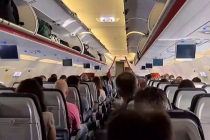 Πανικός σε πτήση από Κύπρο: Νόμιζαν ότι κοιμόταν, αλλά ήταν νεκρός