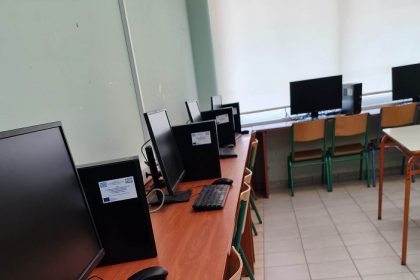 Νέα, σύγχρονη αίθουσα πληροφορικής στο 10ο Δημοτικό Σχολείο Άνω Λιοσίων