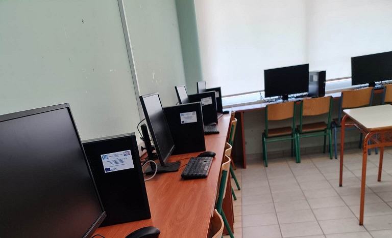 Νέα, σύγχρονη αίθουσα πληροφορικής στο 10ο Δημοτικό Σχολείο Άνω Λιοσίων