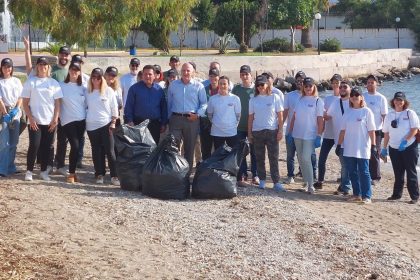 Εθελοντικός καθαρισμός της παραλίας Ασπροπύργου - Η Druckfarben δίνει το παράδειγμα!