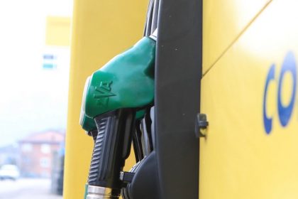 Καύσιμα: «Ανάσα» για τους καταναλωτές η σημαντική υποχώρηση των τιμών
