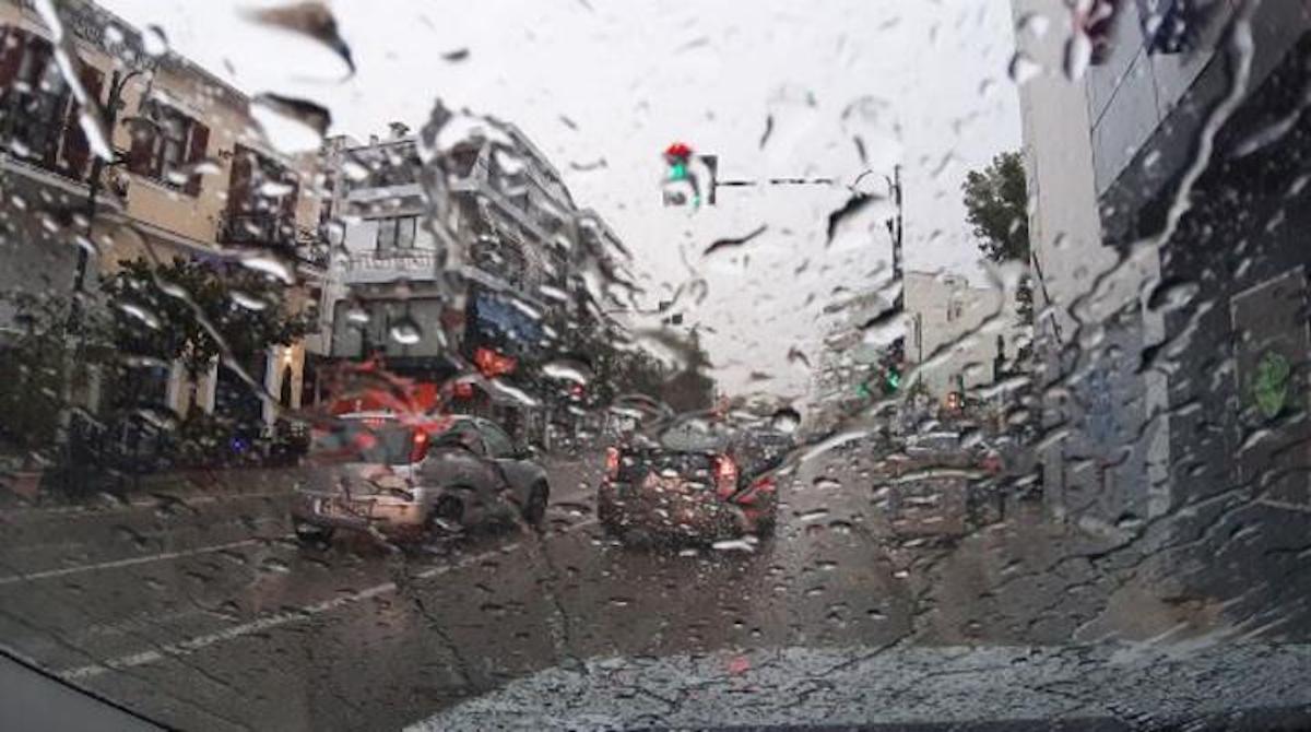 Επικαιροποιήθηκε το έκτακτο δελτίο επιδείνωσης – Ισχυρές βροχές στην Αττική