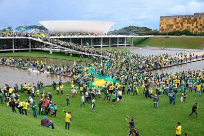Βραζιλία: Φανατικοί υποστηρικτές του Μπολσονάρου εισέβαλαν σε κρατικά κτήρια