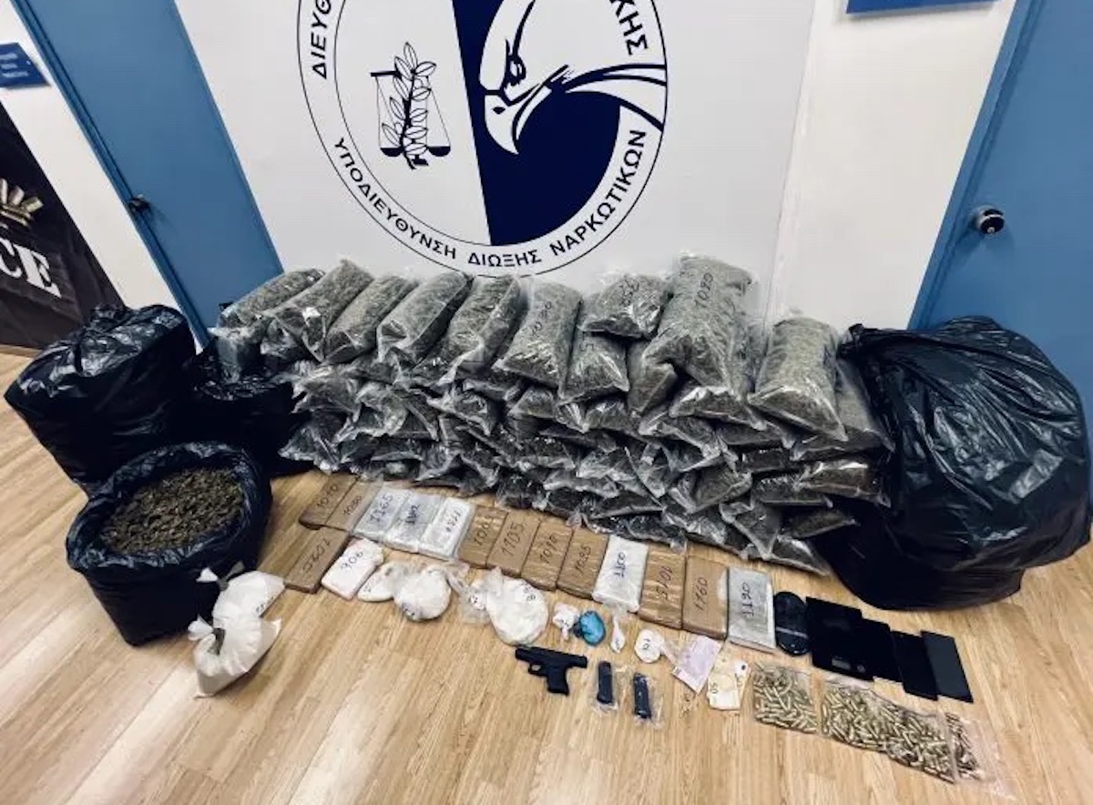Δυτική Αττική: Κατασχέθηκαν 17 κιλά κοκαΐνης και 122 κιλά ακατέργαστης κάνναβης