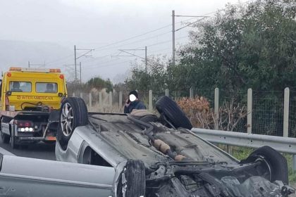 Τροχαίο στην Αθηνών Κορίνθου: Αυτοκίνητο ανετράπη και τραυμάτισε τέσσερα άτομα