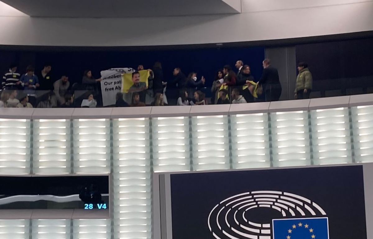 Οπαδοί του Οτσαλάν εισέβαλαν στο Ευρωκοινοβούλιο